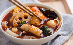 知名麻辣燙出現(xiàn)食品安全問題，如何保障吃的安全？